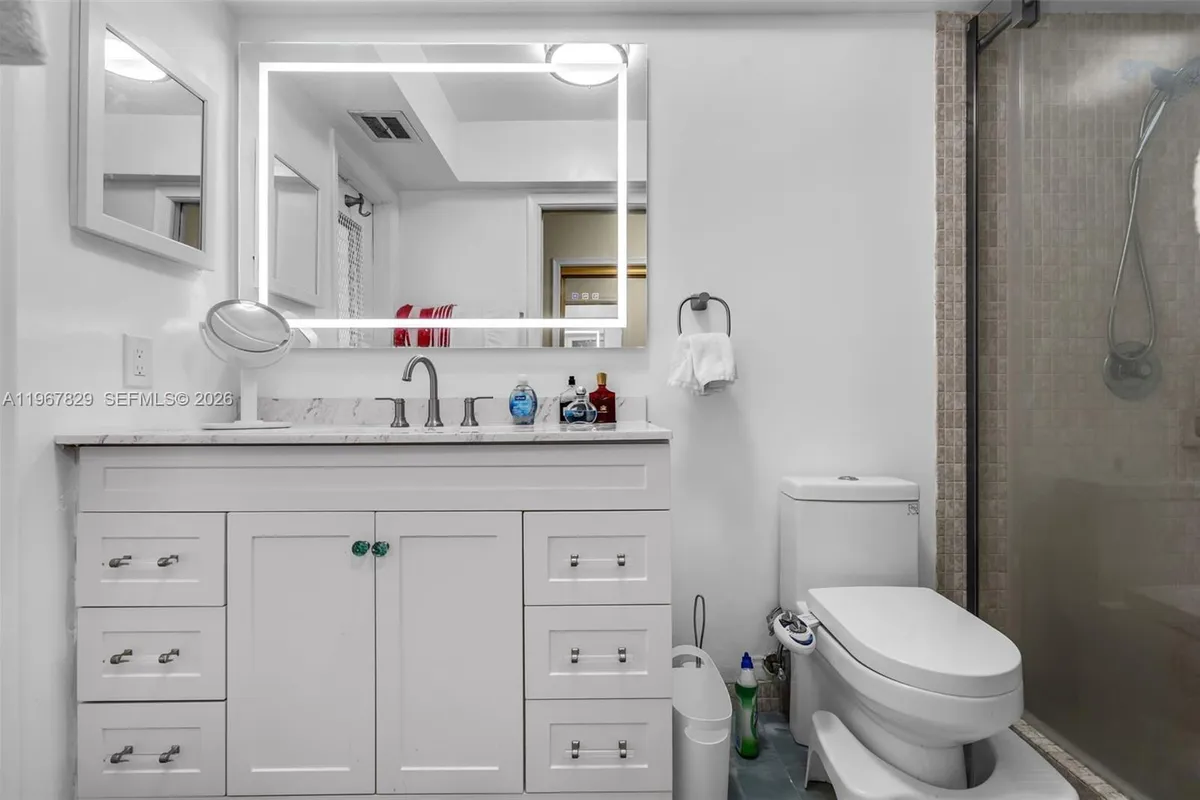 7541 SW 9th St, Plantation FL 33317