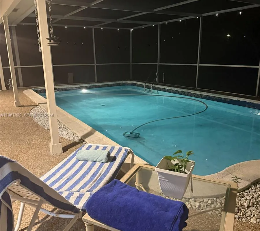 7541 SW 9th St, Plantation FL 33317