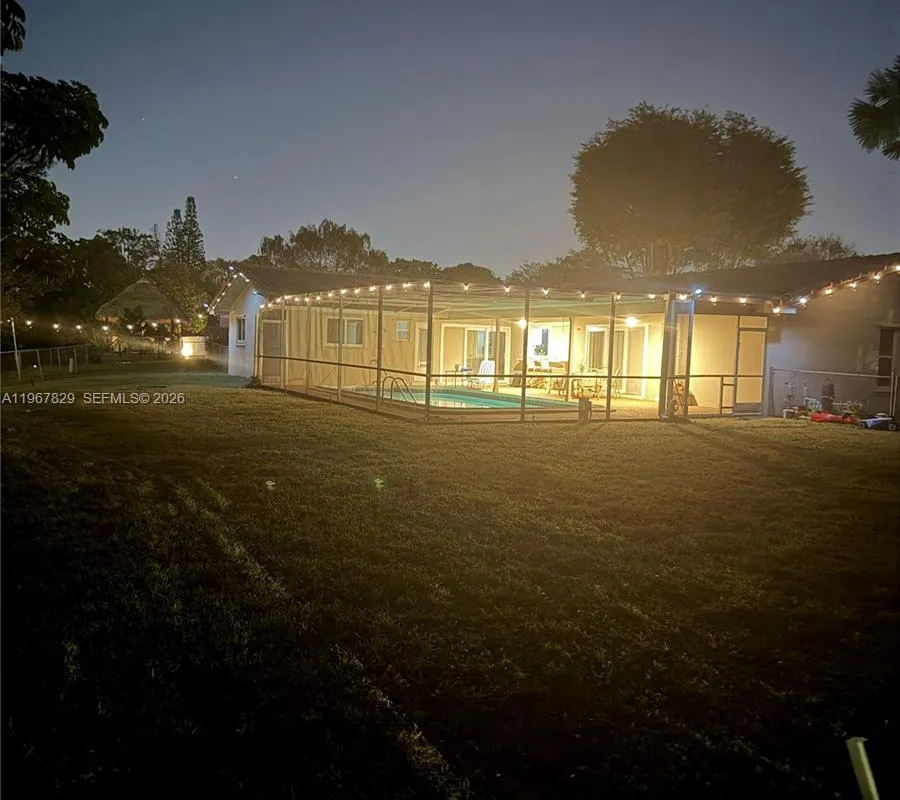 7541 SW 9th St, Plantation FL 33317