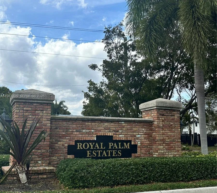 7541 SW 9th St, Plantation FL 33317