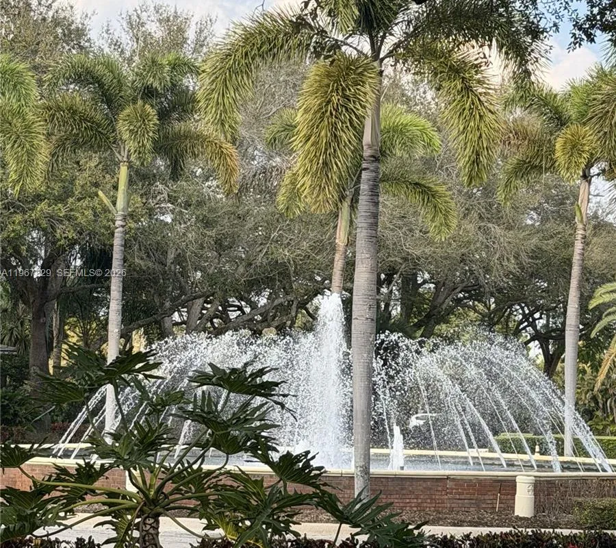 7541 SW 9th St, Plantation FL 33317