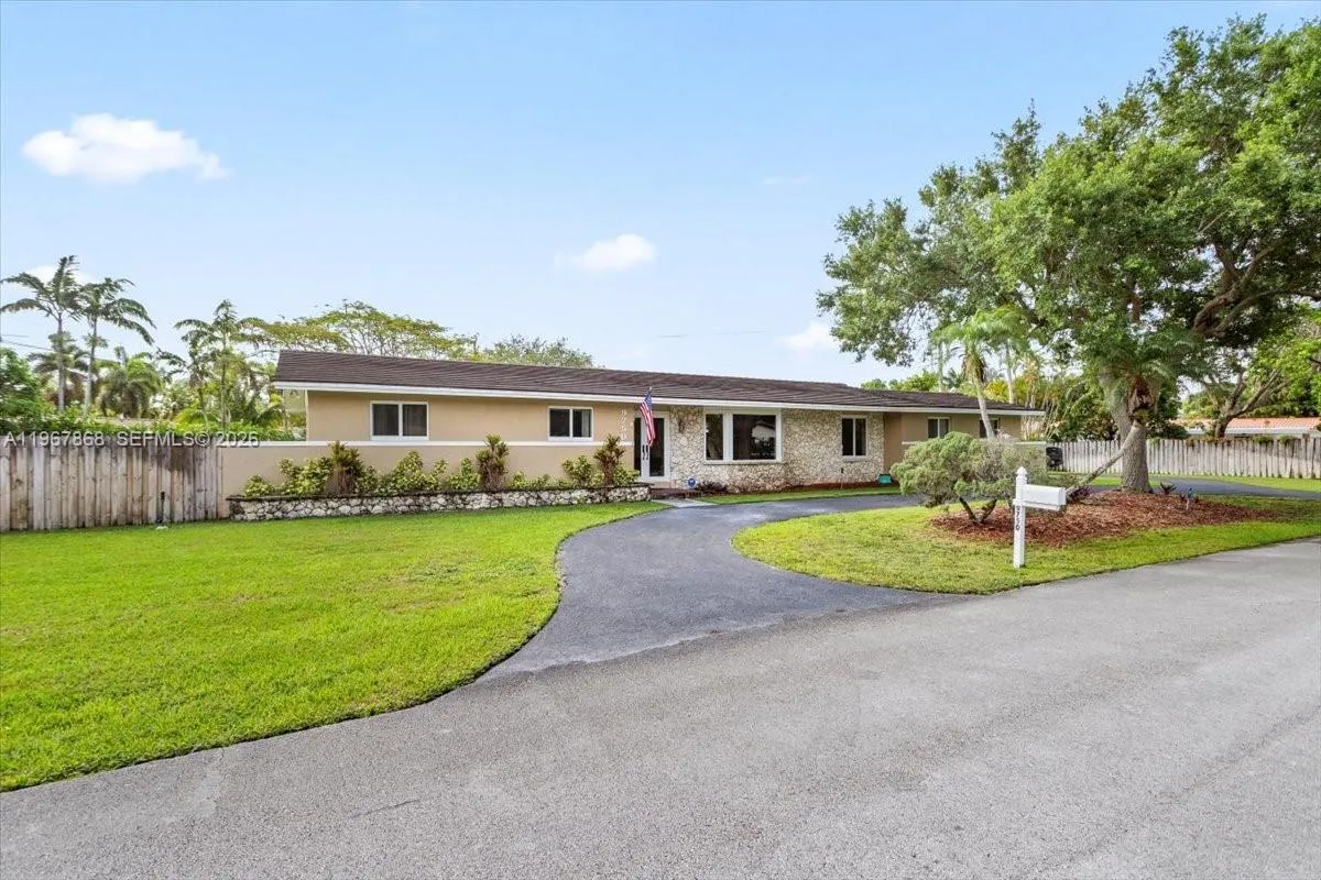 9750 SW 143rd Dr, Miami FL 33176