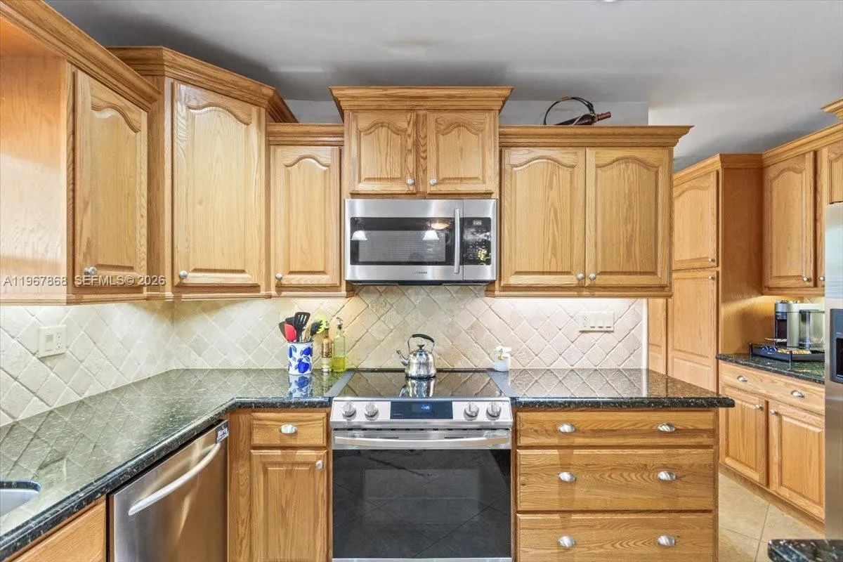 9750 SW 143rd Dr, Miami FL 33176