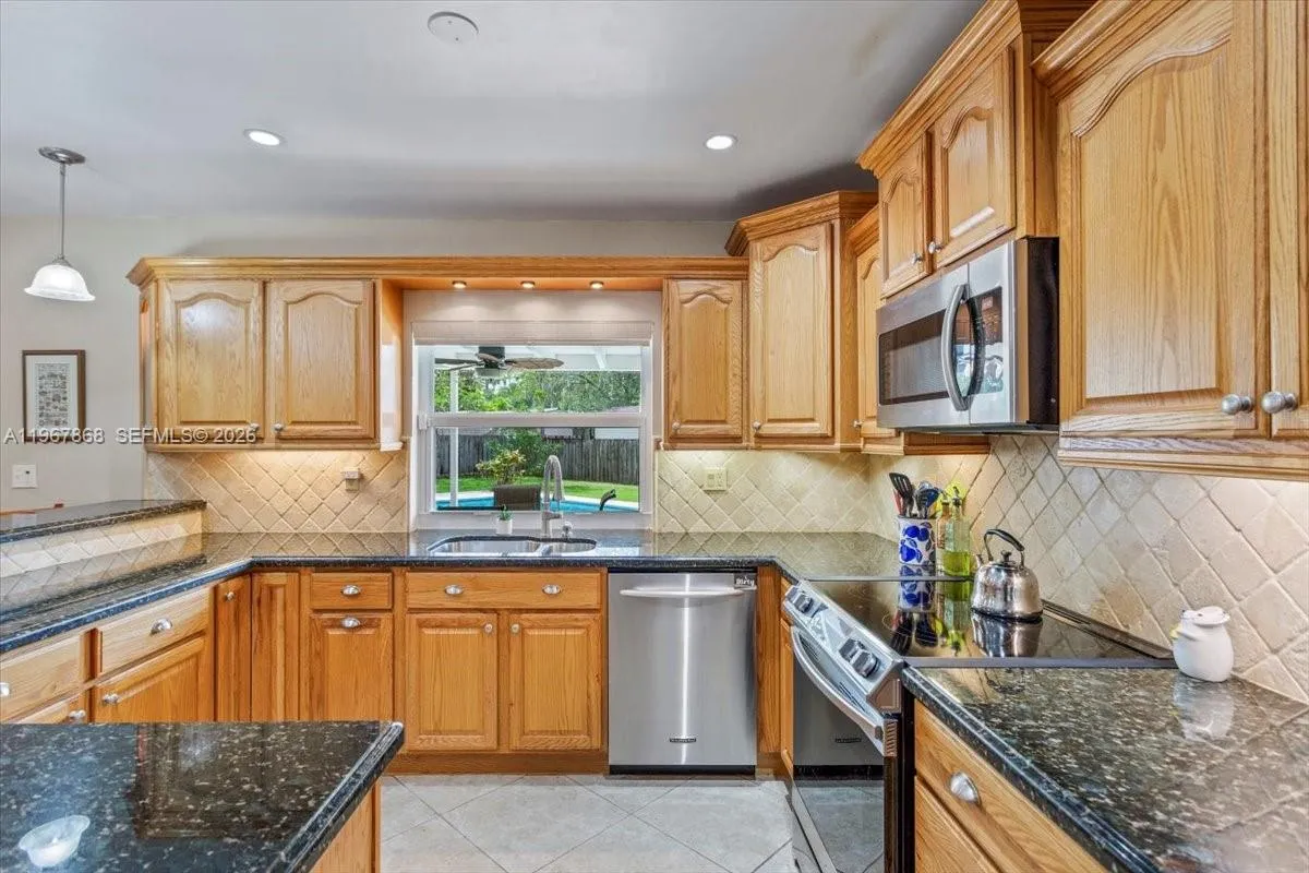 9750 SW 143rd Dr, Miami FL 33176