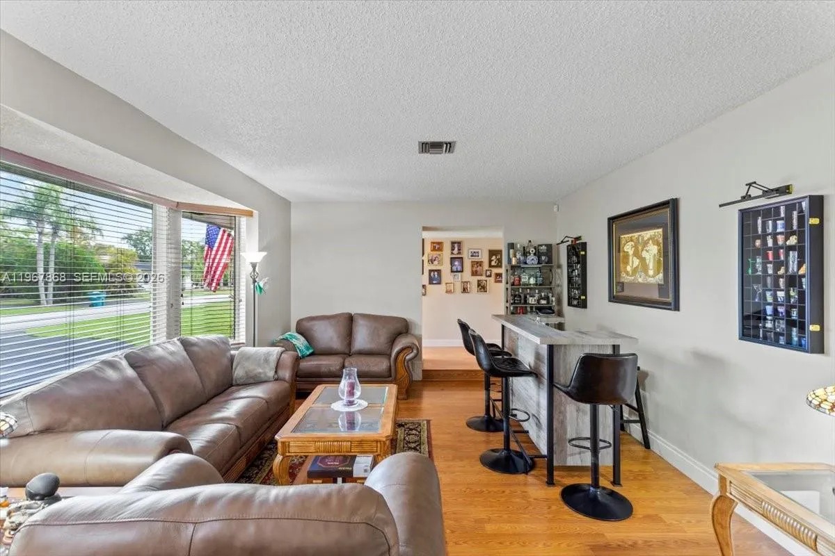 9750 SW 143rd Dr, Miami FL 33176