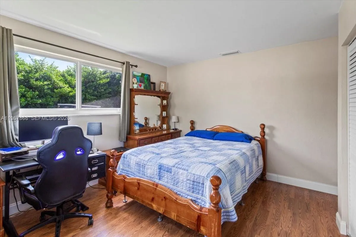 9750 SW 143rd Dr, Miami FL 33176