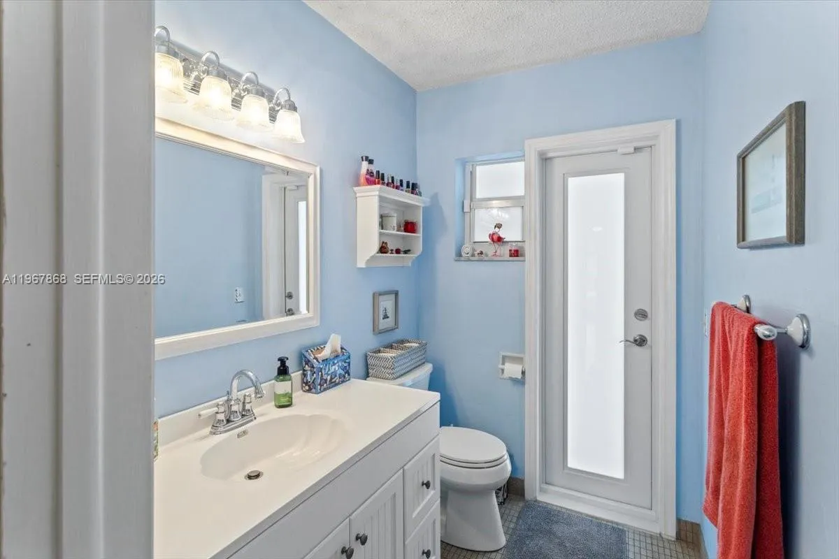 9750 SW 143rd Dr, Miami FL 33176