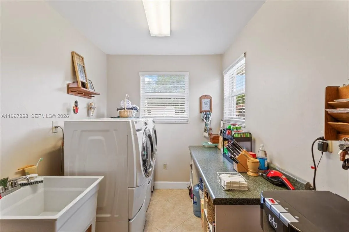 9750 SW 143rd Dr, Miami FL 33176