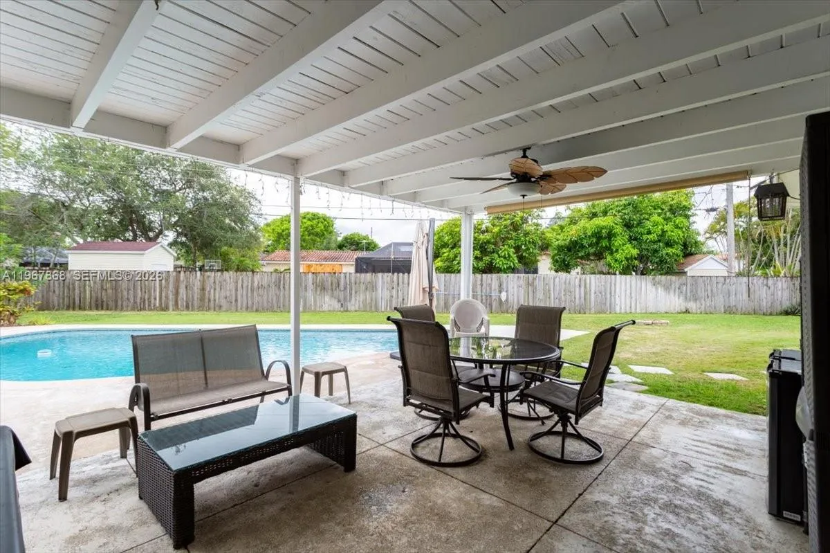 9750 SW 143rd Dr, Miami FL 33176