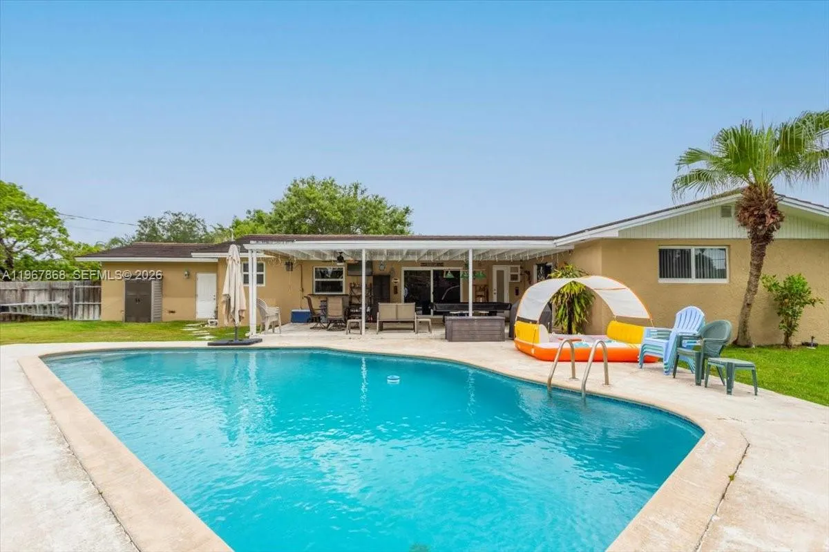 9750 SW 143rd Dr, Miami FL 33176