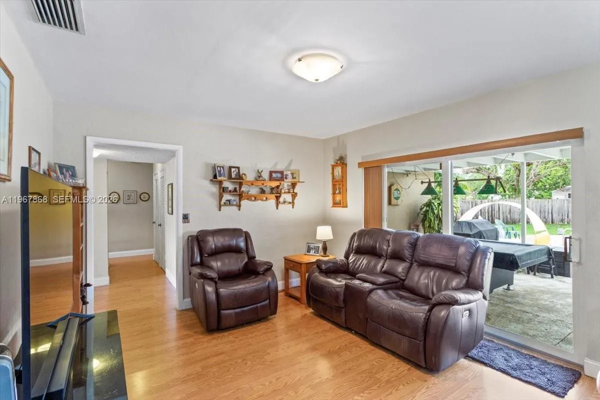 9750 SW 143rd Dr, Miami FL 33176