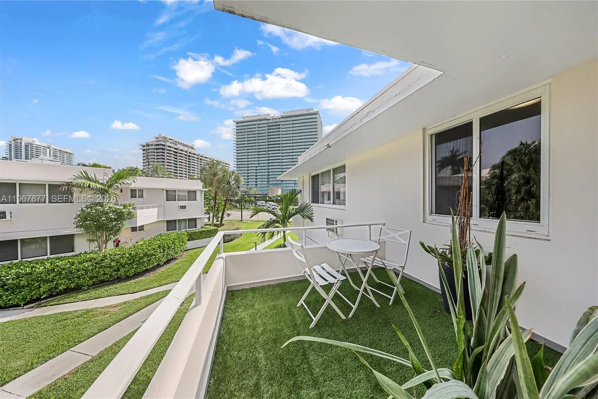 10190 Collins Ave # 203, Bal Harbour FL 33154