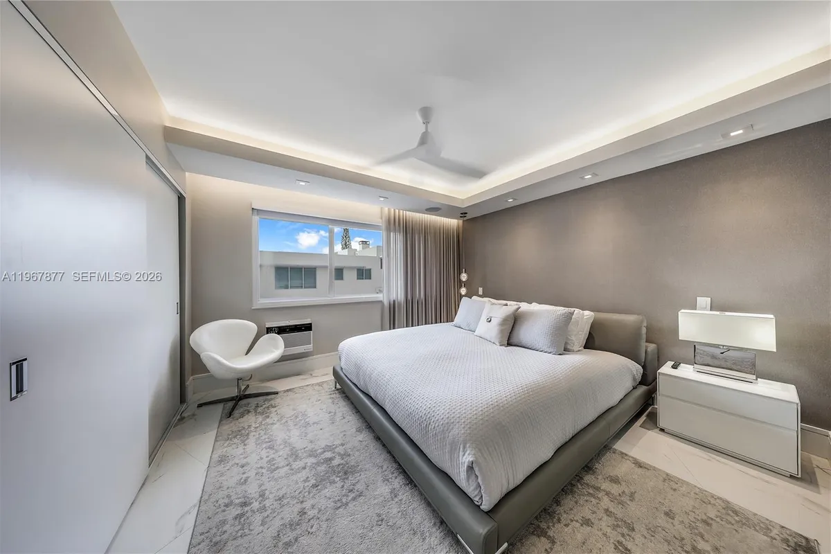 10190 Collins Ave # 203, Bal Harbour FL 33154