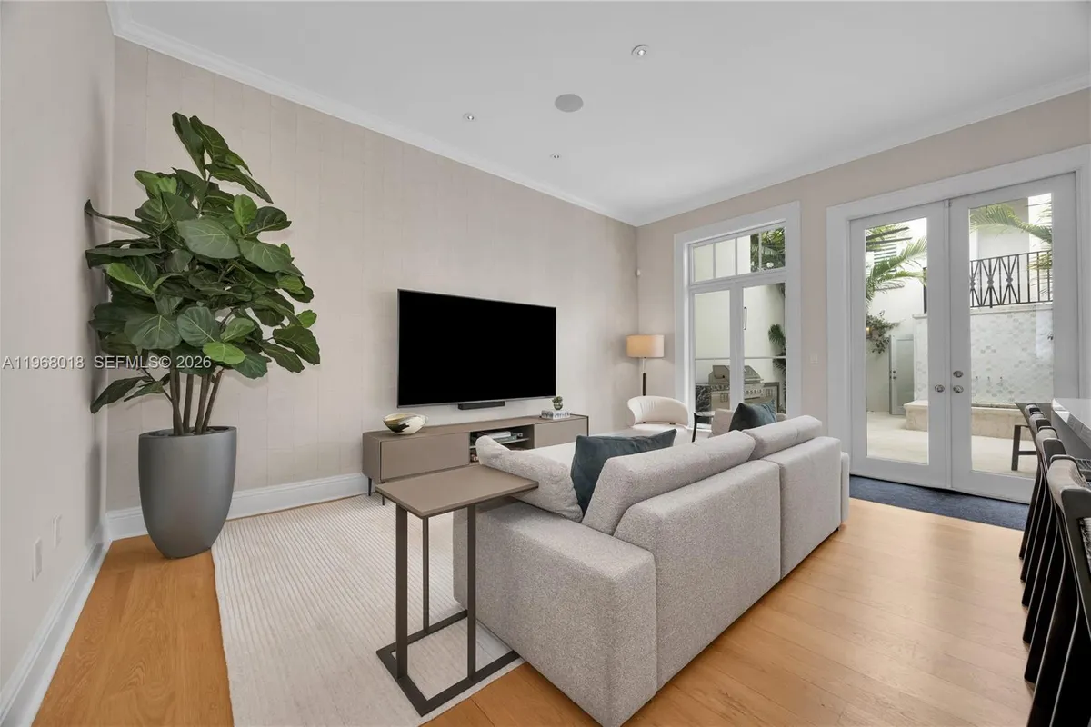 639 Almeria Ave, Coral Gables FL 33134