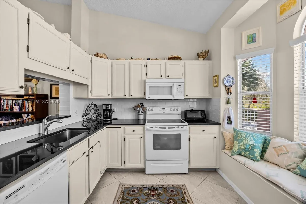 18081 SE Country Club Dr # 367, Jupiter FL 33469