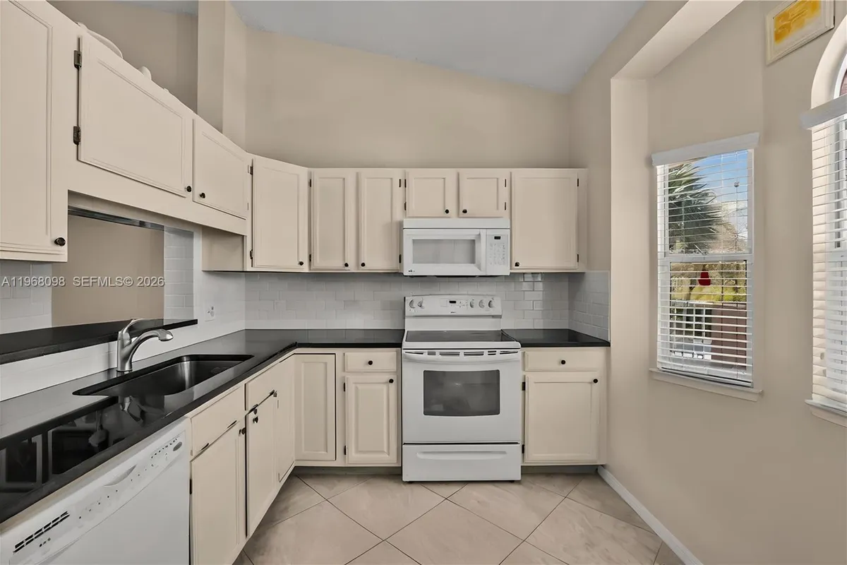 18081 SE Country Club Dr # 367, Jupiter FL 33469