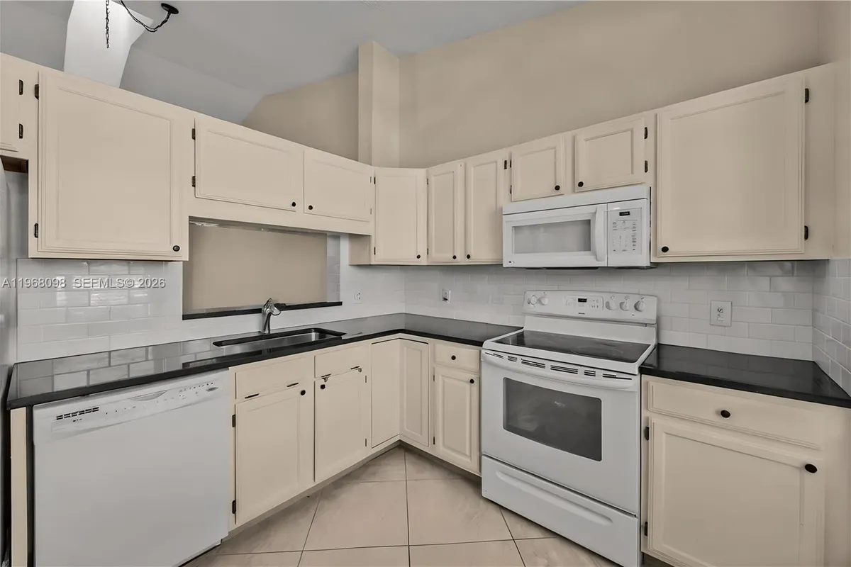 18081 SE Country Club Dr # 367, Jupiter FL 33469