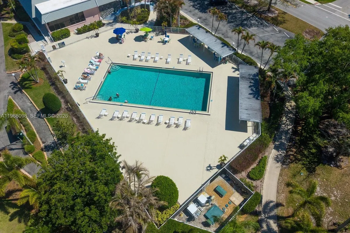 18081 SE Country Club Dr # 367, Jupiter FL 33469