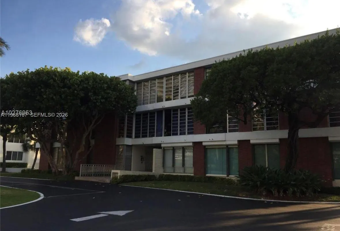 10210 Collins Ave # 306, Bal Harbour FL 33154