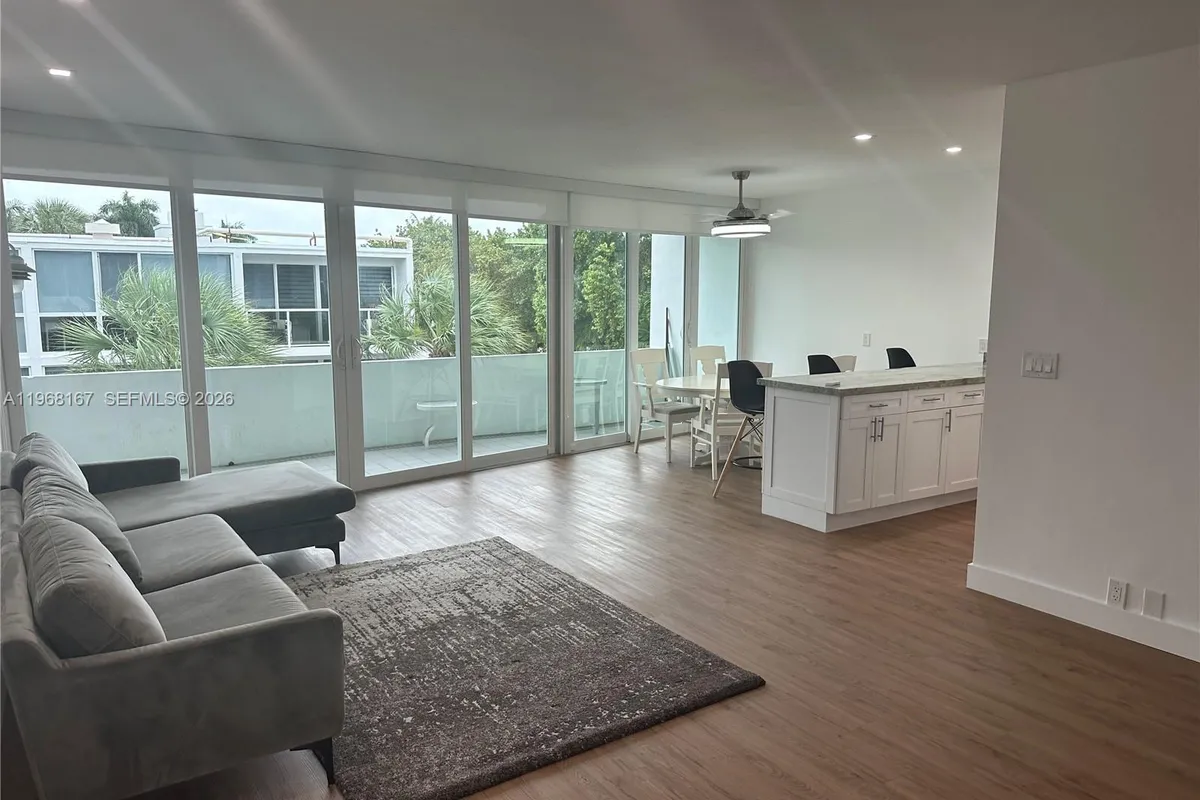 10210 Collins Ave # 306, Bal Harbour FL 33154