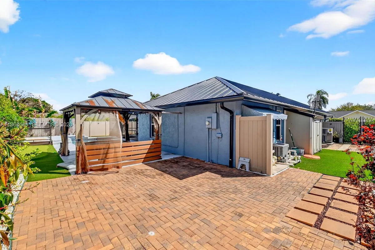 13808 Geranium Pl, Wellington FL 33414