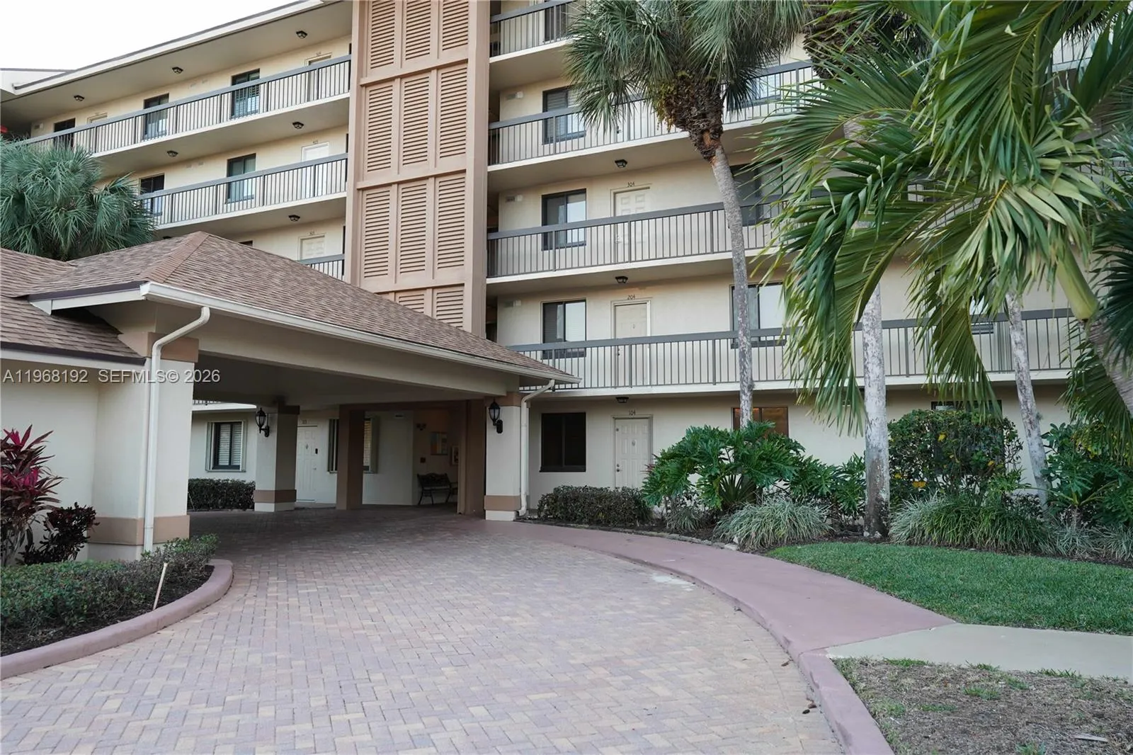 2101 Marina Isle Way # 104, Jupiter FL 33477
