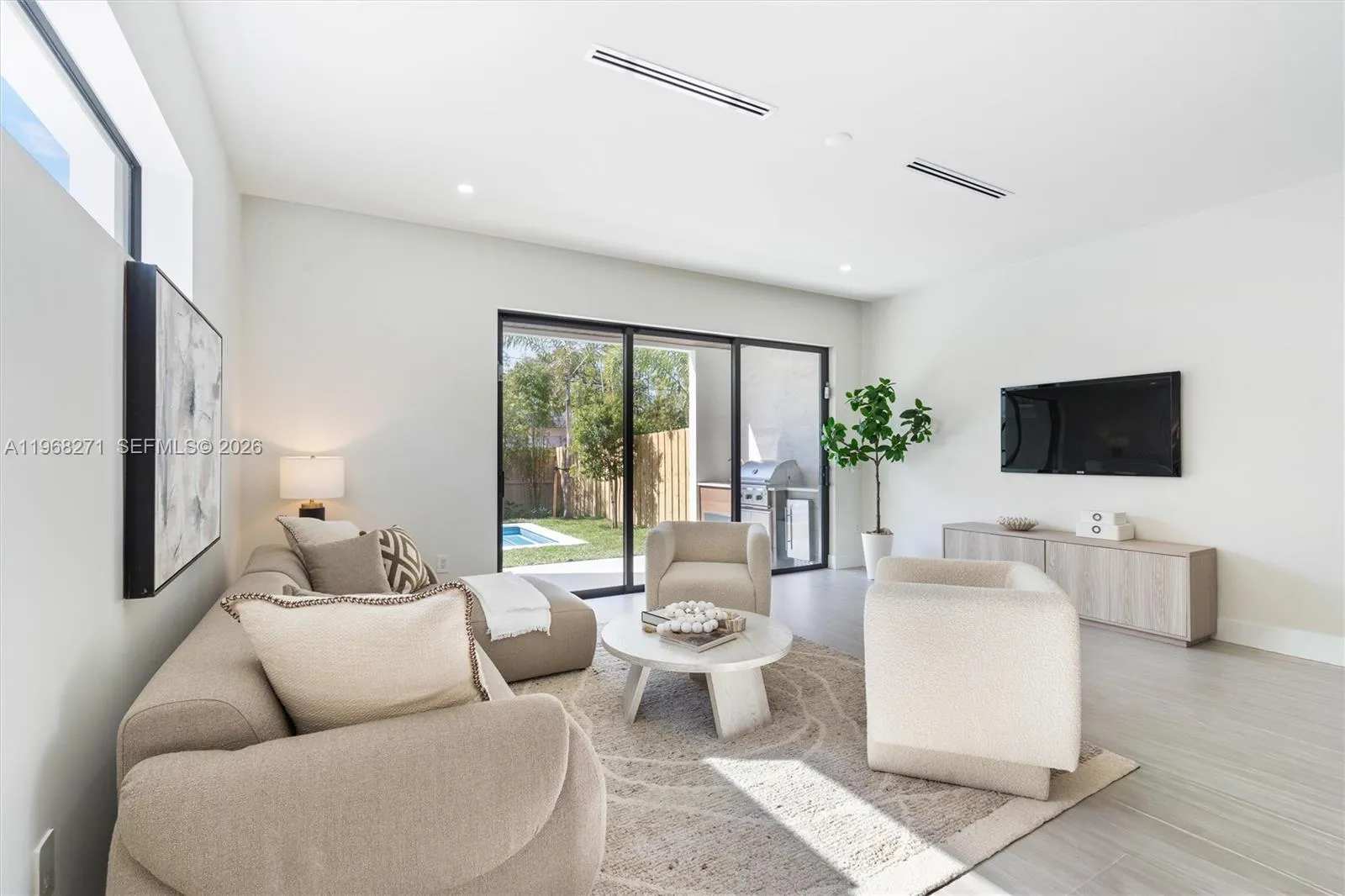 912 SE 13th St, Fort Lauderdale FL 33316