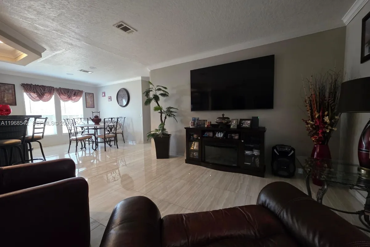 555 S LINDERO ST, Clewiston FL 33440