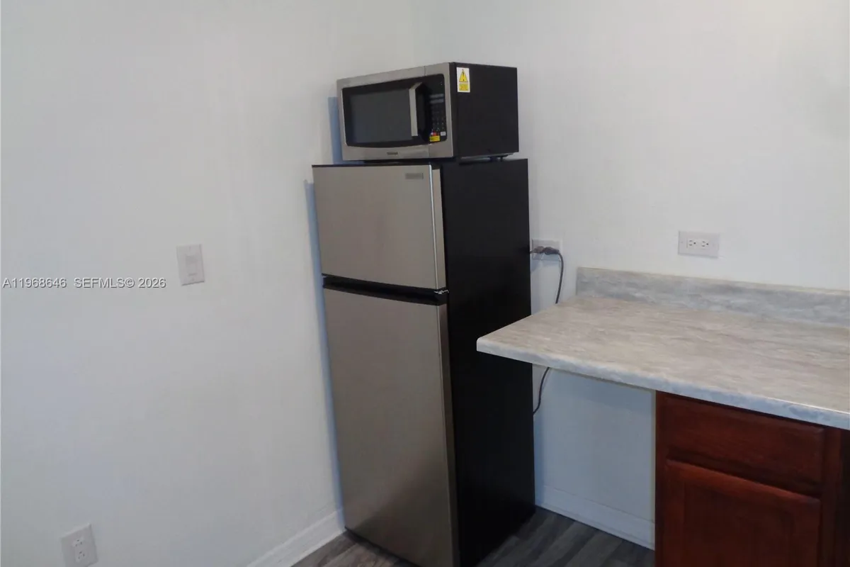 2060 SE 14th St, Homestead FL 33035