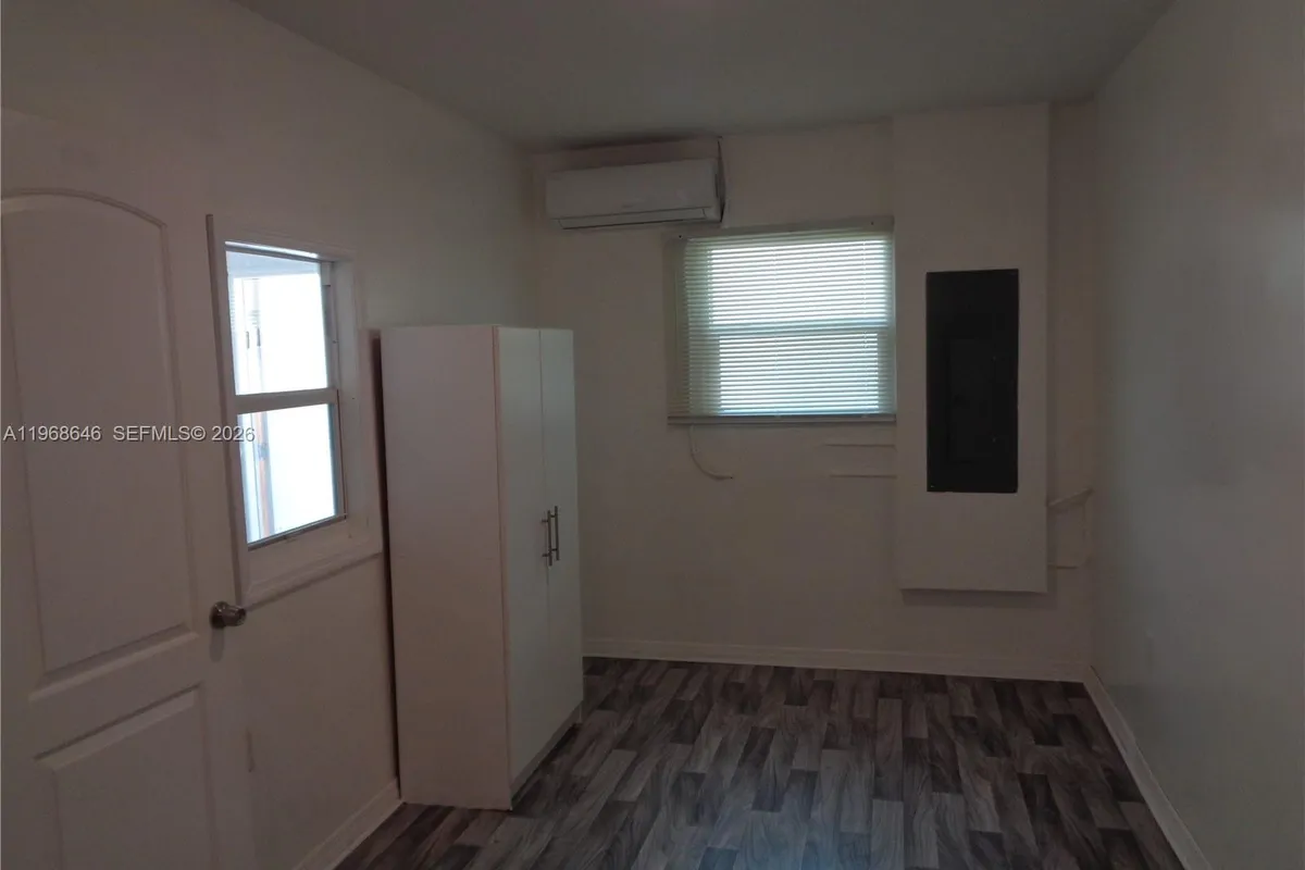 2060 SE 14th St, Homestead FL 33035