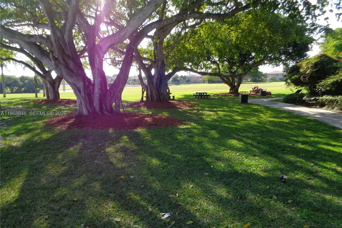 2060 SE 14th St, Homestead FL 33035