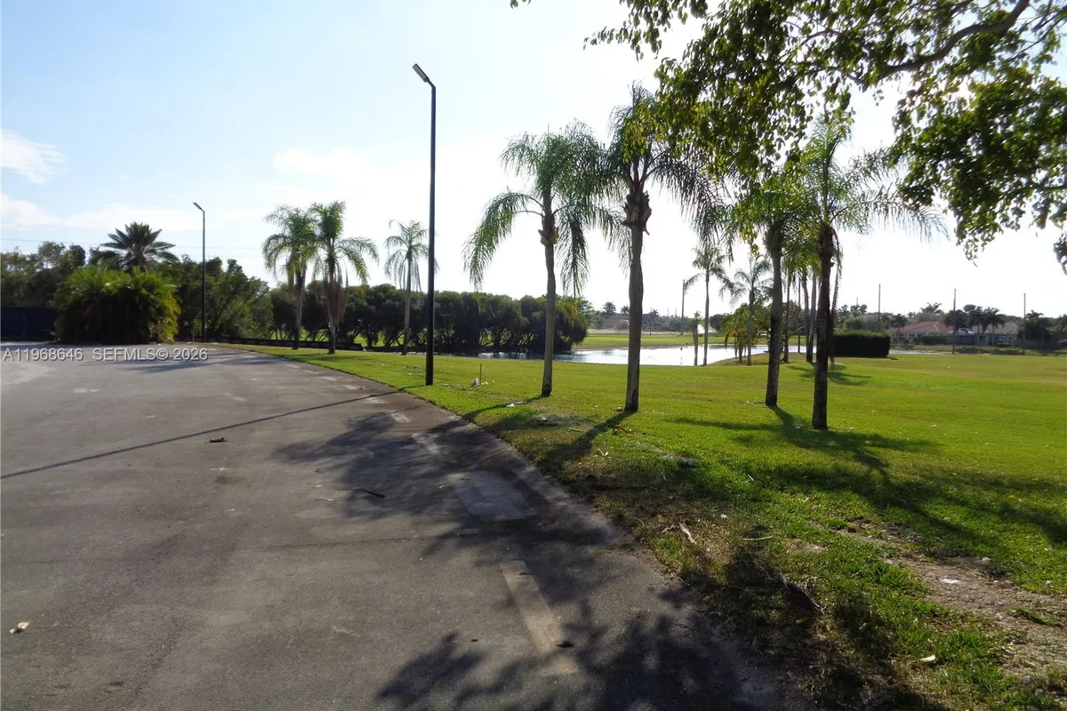 2060 SE 14th St, Homestead FL 33035