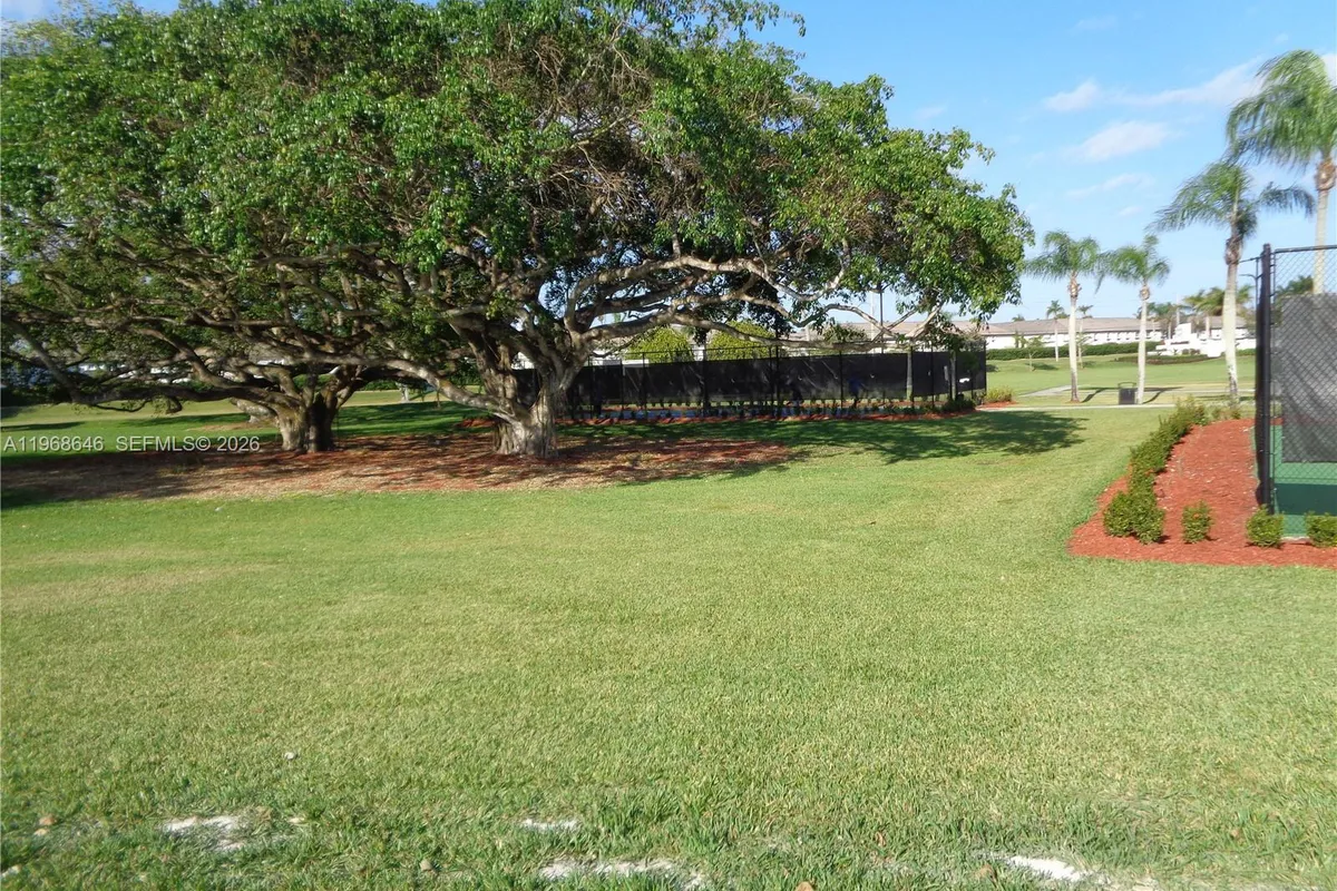 2060 SE 14th St, Homestead FL 33035