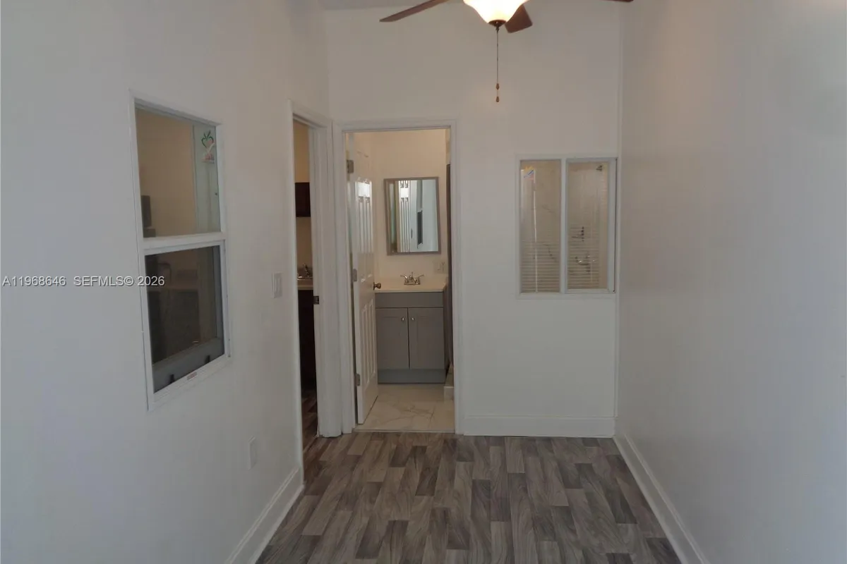 2060 SE 14th St, Homestead FL 33035