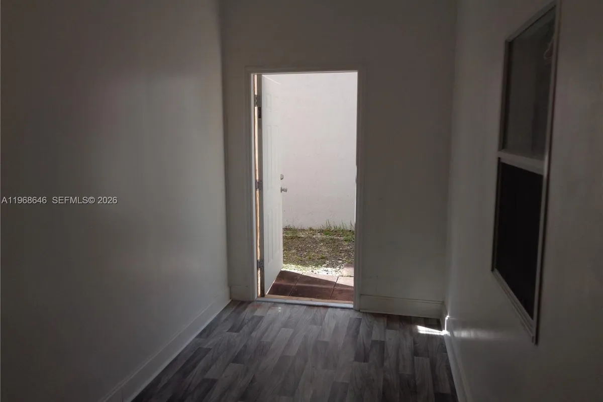 2060 SE 14th St, Homestead FL 33035