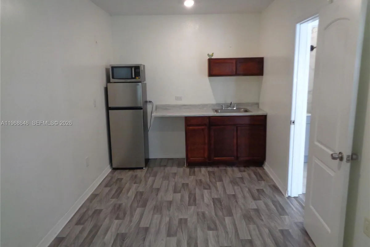 2060 SE 14th St, Homestead FL 33035