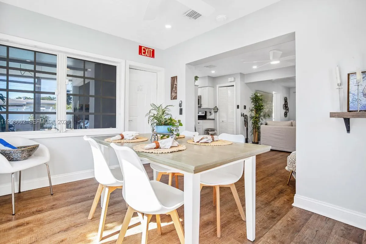 2450 NE 18th St, Pompano Beach FL 33062