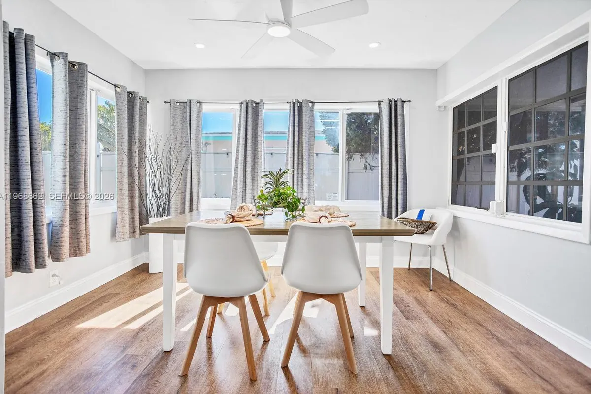 2450 NE 18th St, Pompano Beach FL 33062