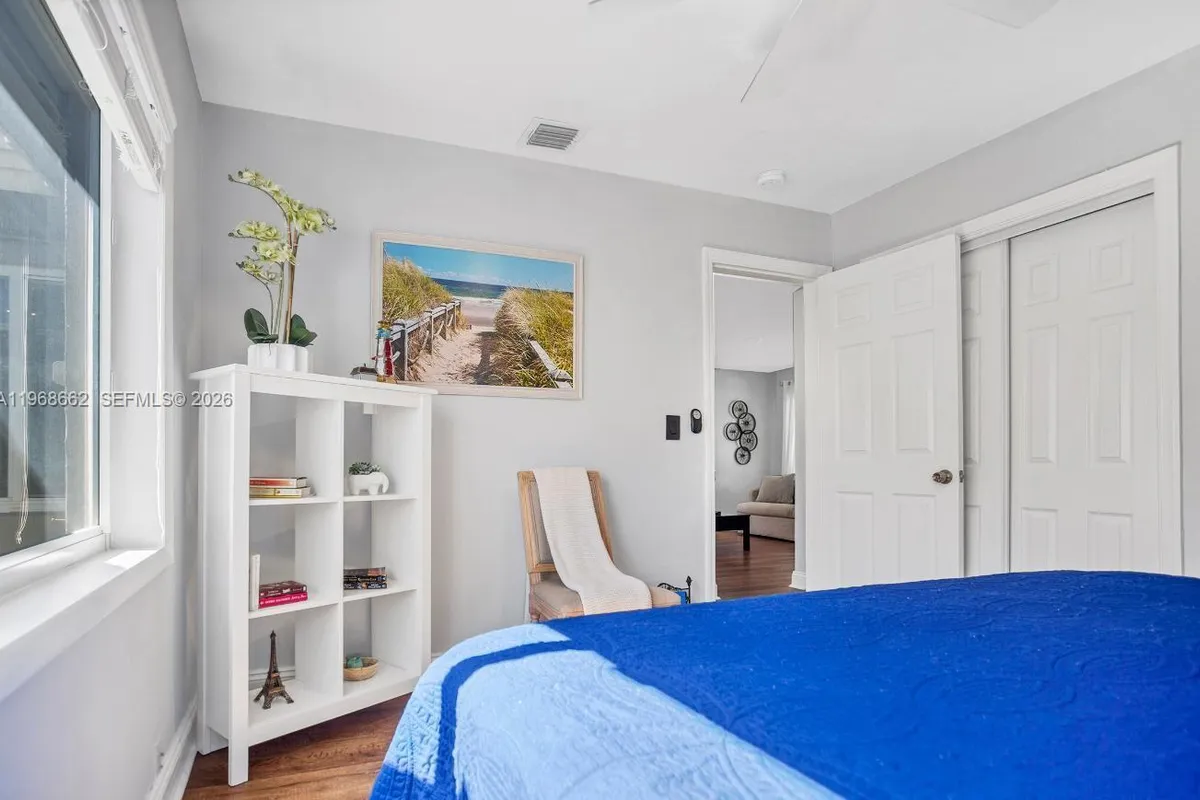 2450 NE 18th St, Pompano Beach FL 33062