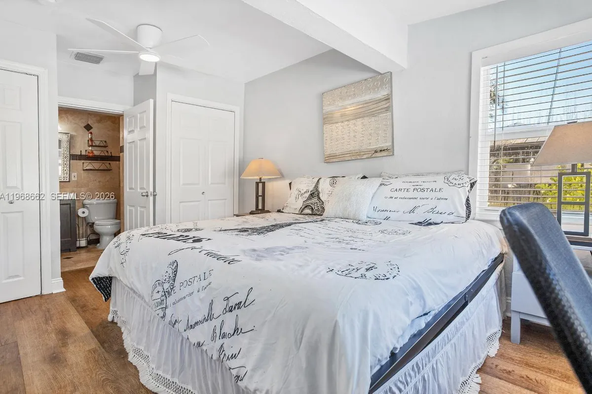 2450 NE 18th St, Pompano Beach FL 33062