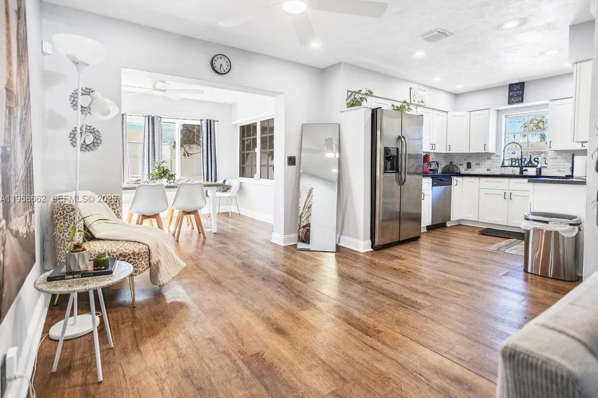 2450 NE 18th St, Pompano Beach FL 33062