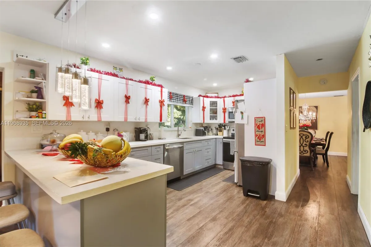 16323 SW 103rd Pl, Miami FL 33157