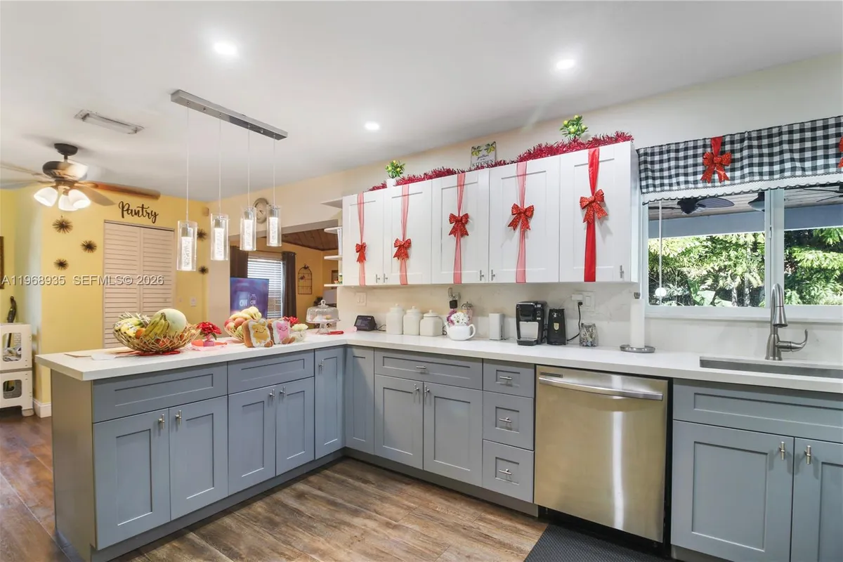 16323 SW 103rd Pl, Miami FL 33157