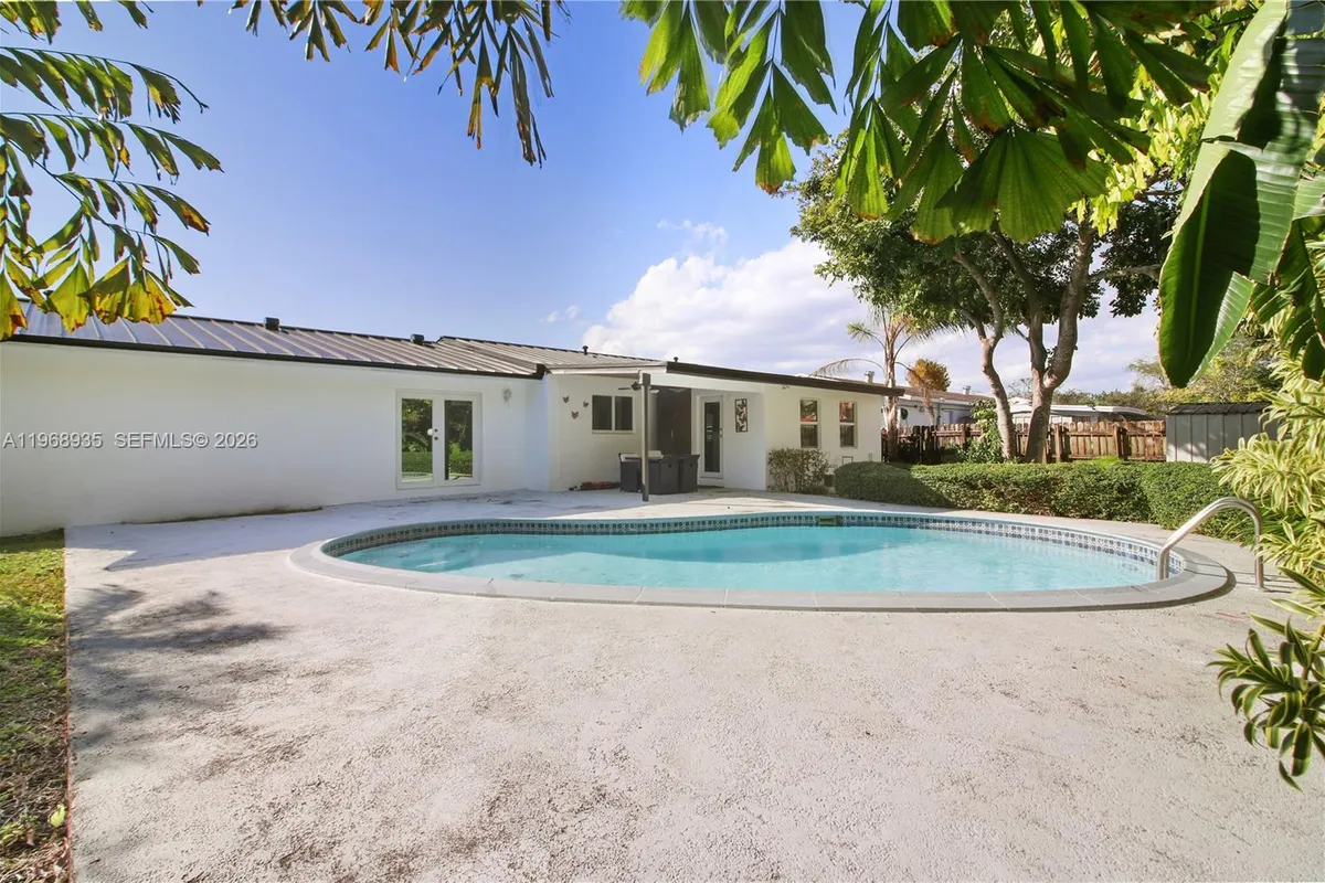 16323 SW 103rd Pl, Miami FL 33157