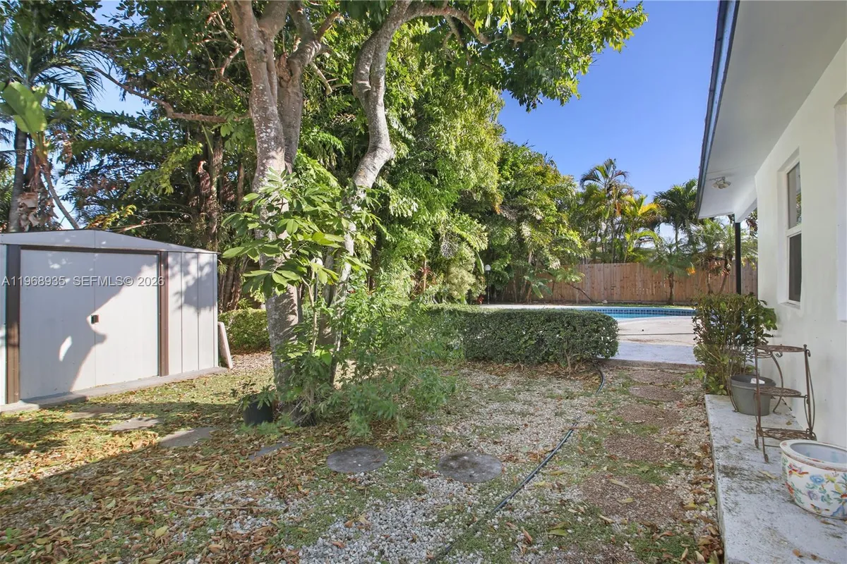 16323 SW 103rd Pl, Miami FL 33157