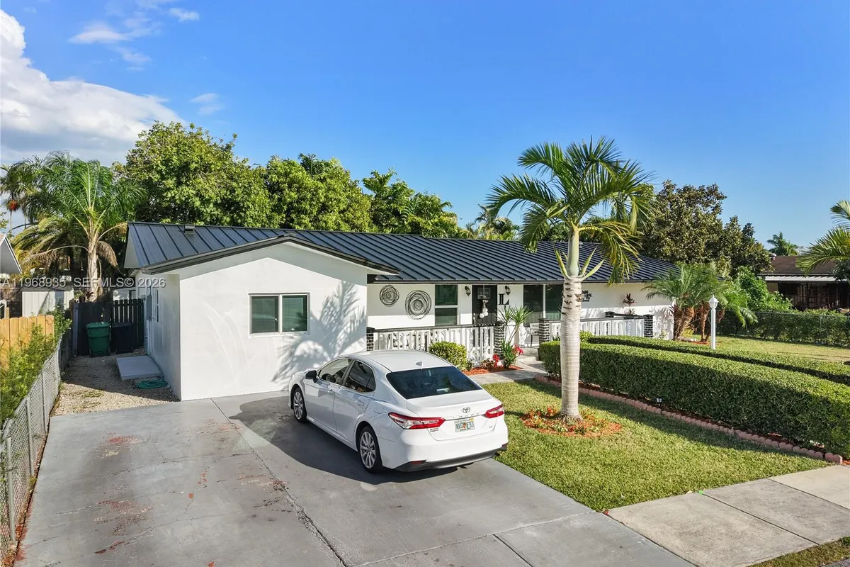 16323 SW 103rd Pl, Miami FL 33157