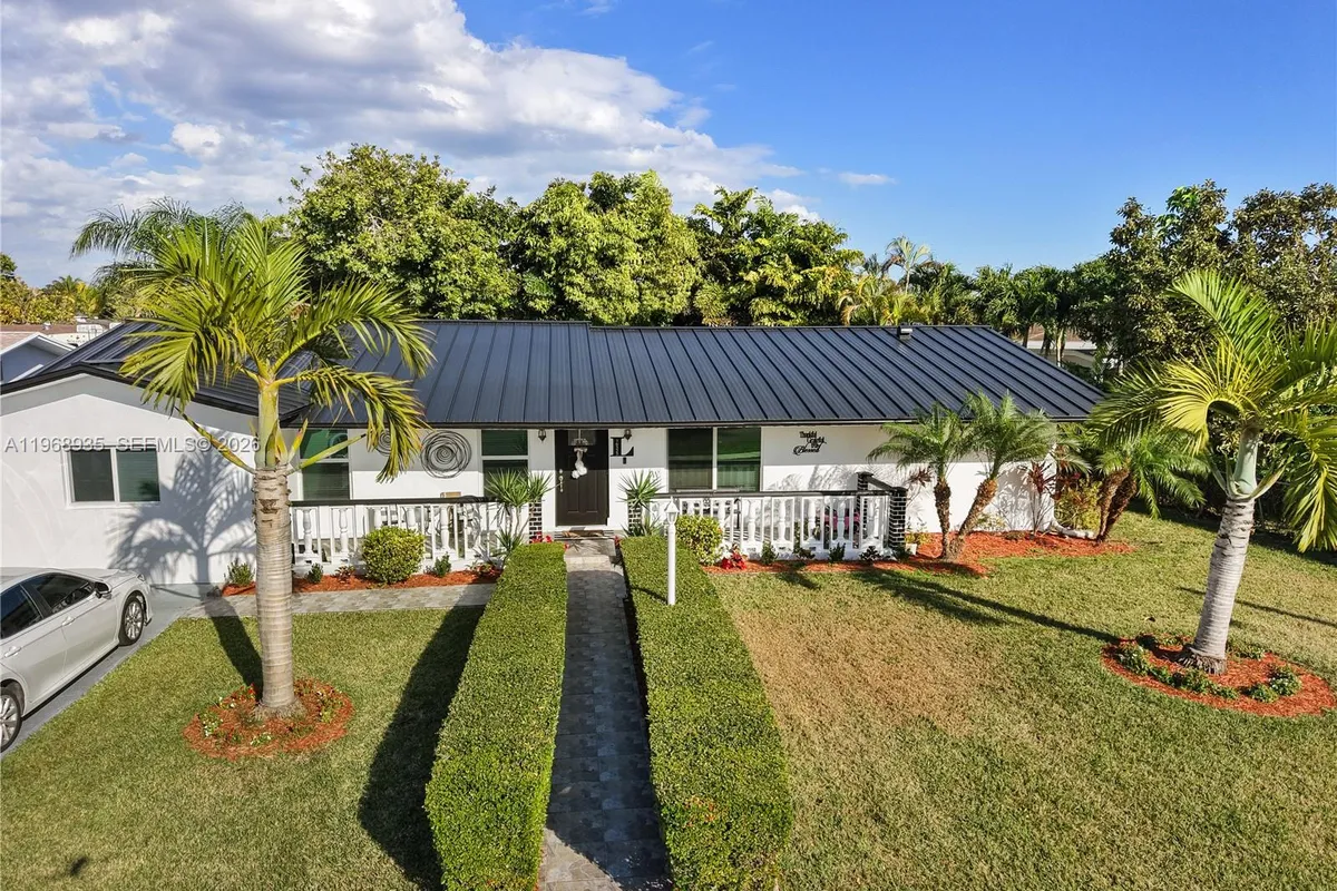 16323 SW 103rd Pl, Miami FL 33157