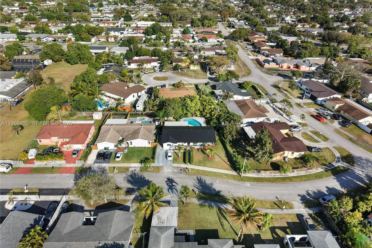 16323 SW 103rd Pl, Miami FL 33157