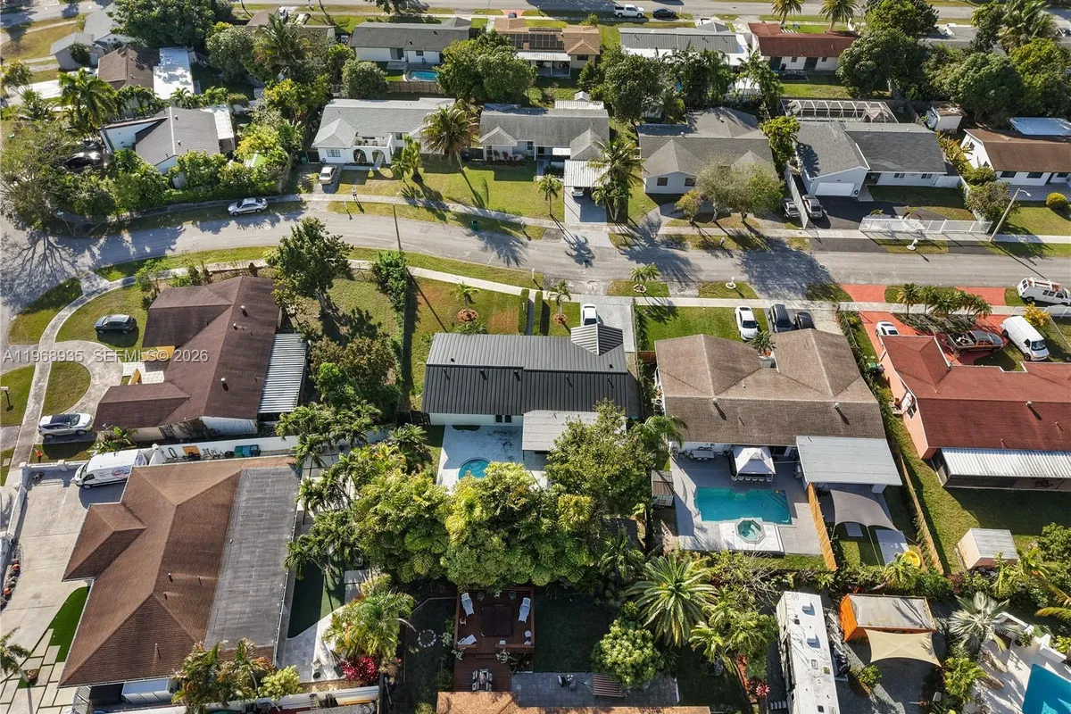 16323 SW 103rd Pl, Miami FL 33157