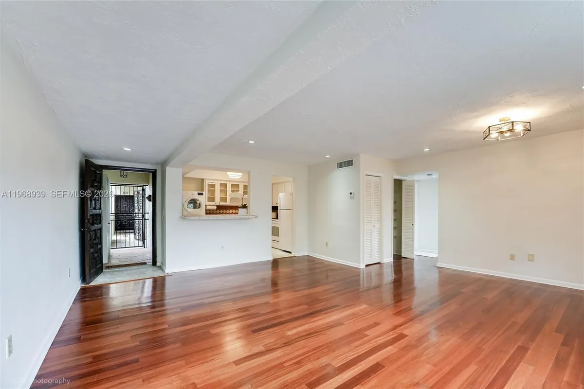 411 Anastasia Ave # 303, Coral Gables FL 33134